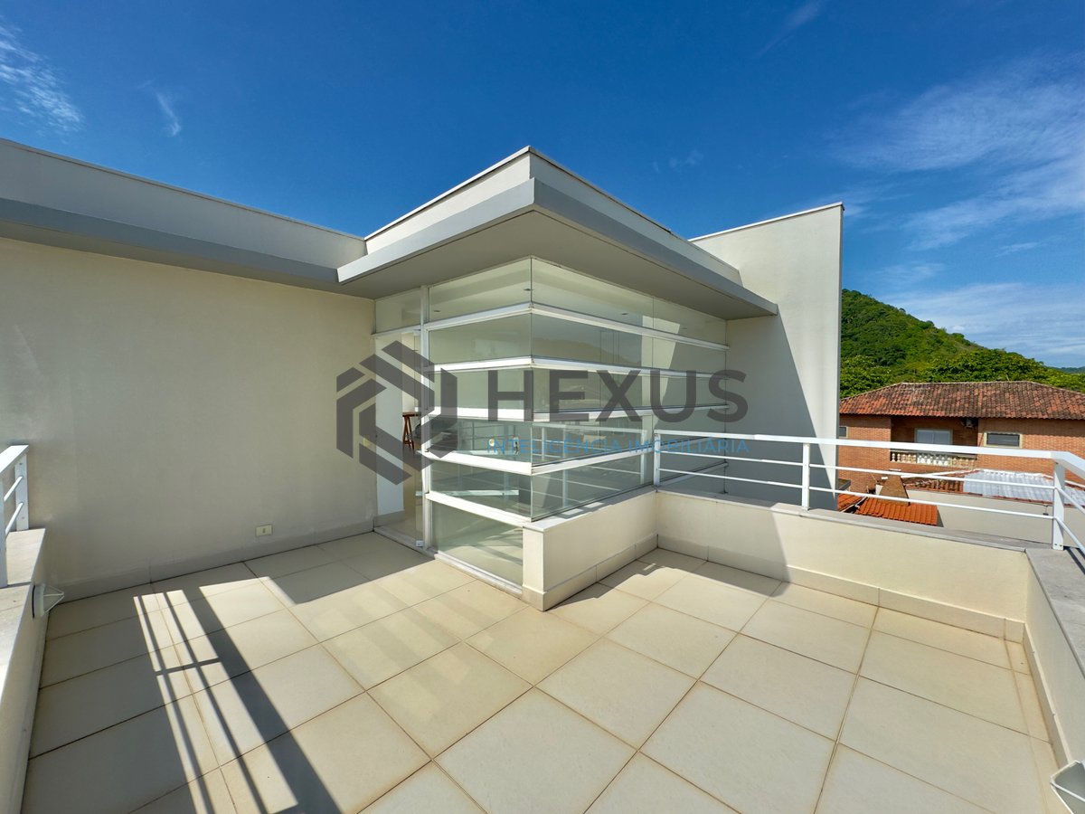Foto 66 de Casa de alto padrão reformada e mobiliada a 50m da Praia do Tombo, Guaruja