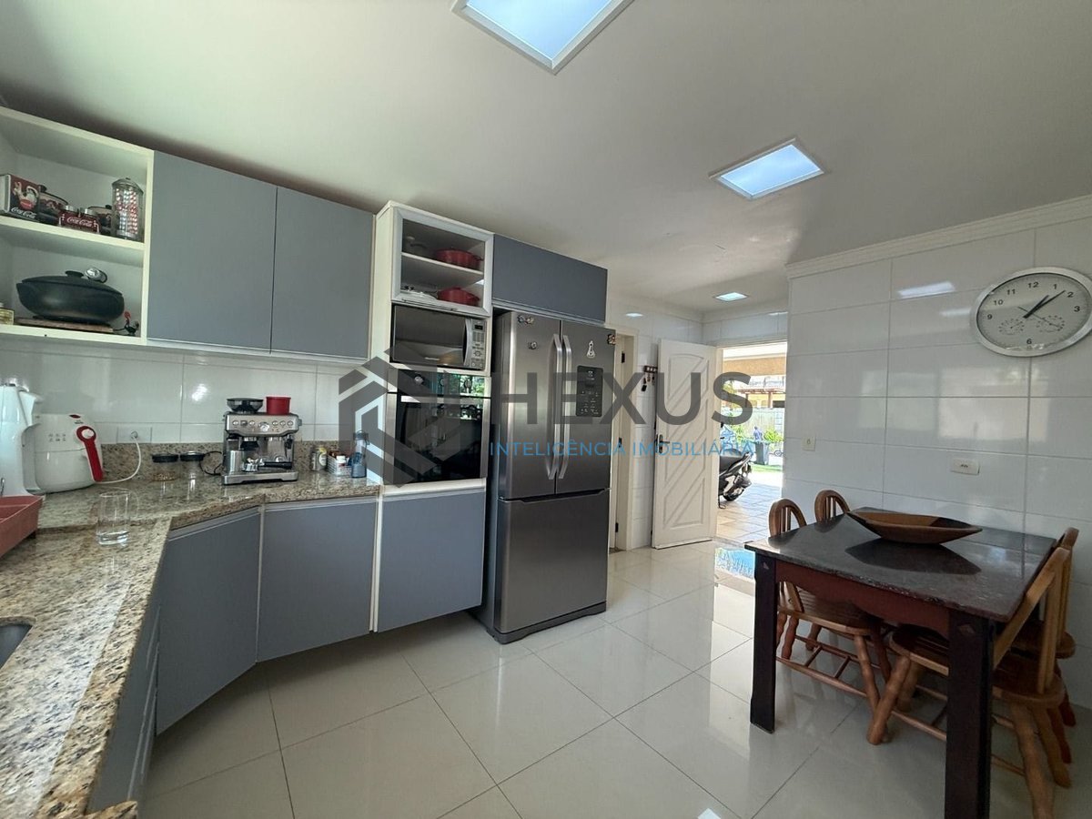 Foto 14 de Casa reformada com piscina e área gourmet no Jardim Pernambuco I, Guaruja