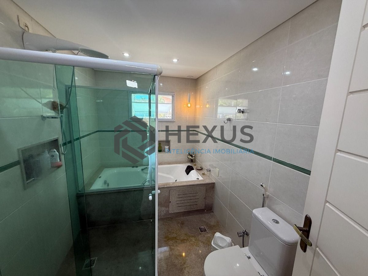 Foto 30 de Casa reformada com piscina e área gourmet no Jardim Pernambuco I, Guaruja