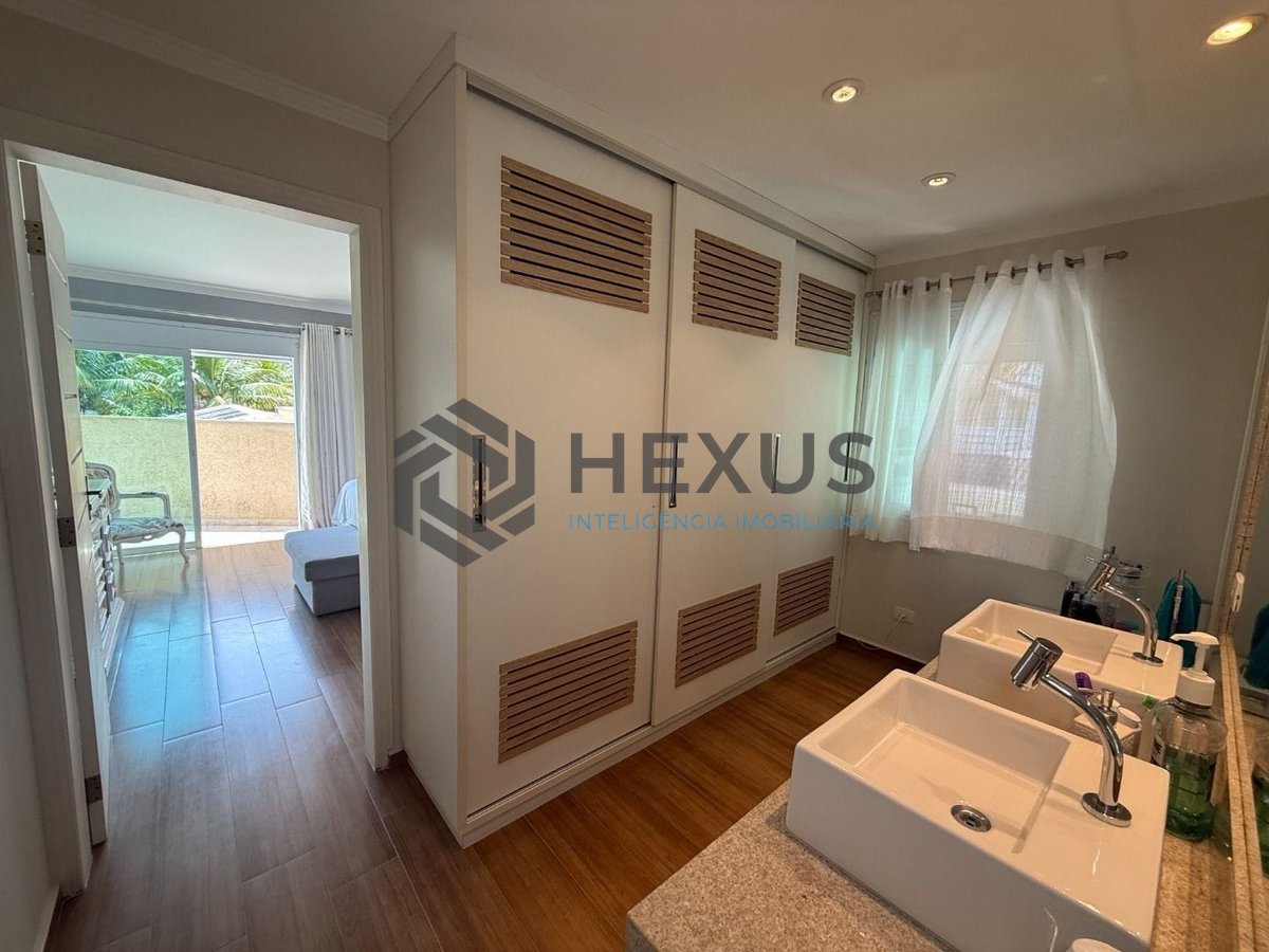 Foto 32 de Casa reformada com piscina e área gourmet no Jardim Pernambuco I, Guaruja