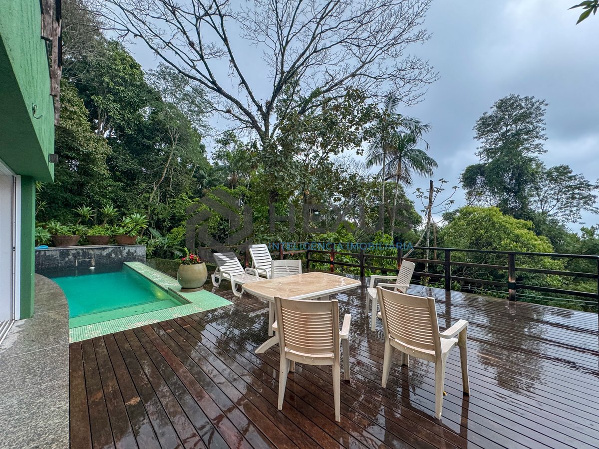 Foto 19 de Casa de praia com piscina e churrasqueira no Sítio São Pedro, Guaruja