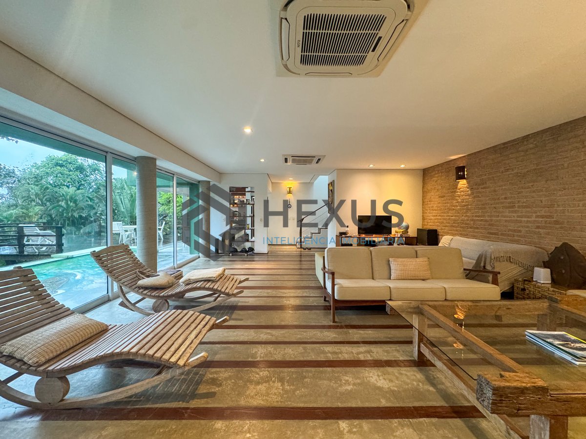 Foto 5 de Casa de praia com piscina e churrasqueira no Sítio São Pedro, Guaruja
