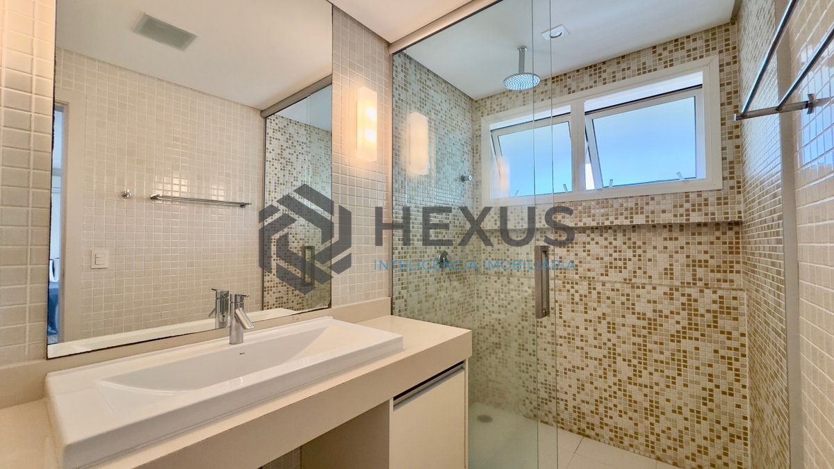 Foto 36 de Casa reformada com piscina e área gourmet no Jardim Pernambuco I, Guarujá
