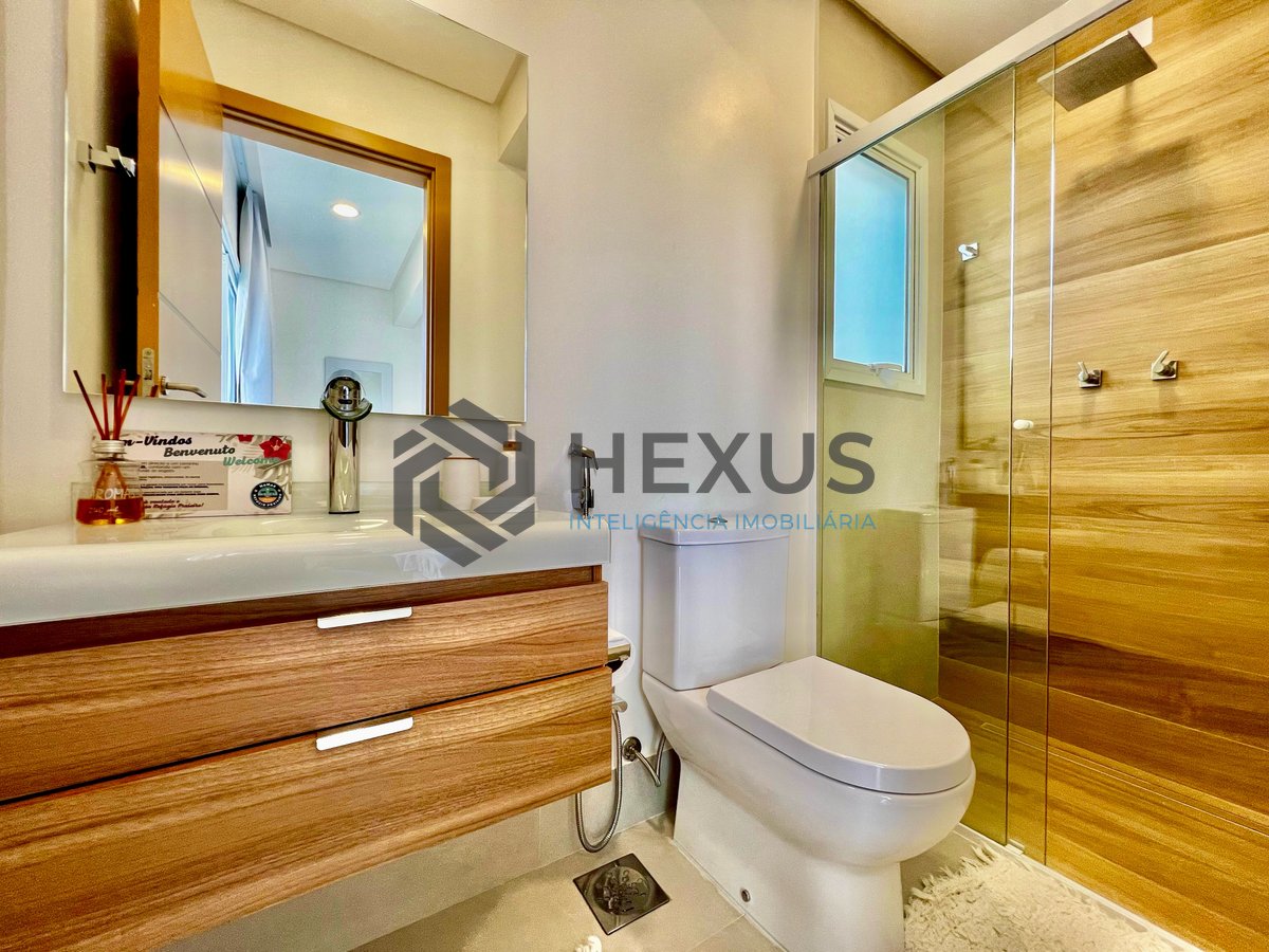 Foto 43 de Casa reformada de alto padrão com piscina e área gourmet no Jardim Acapulco, Guaruja