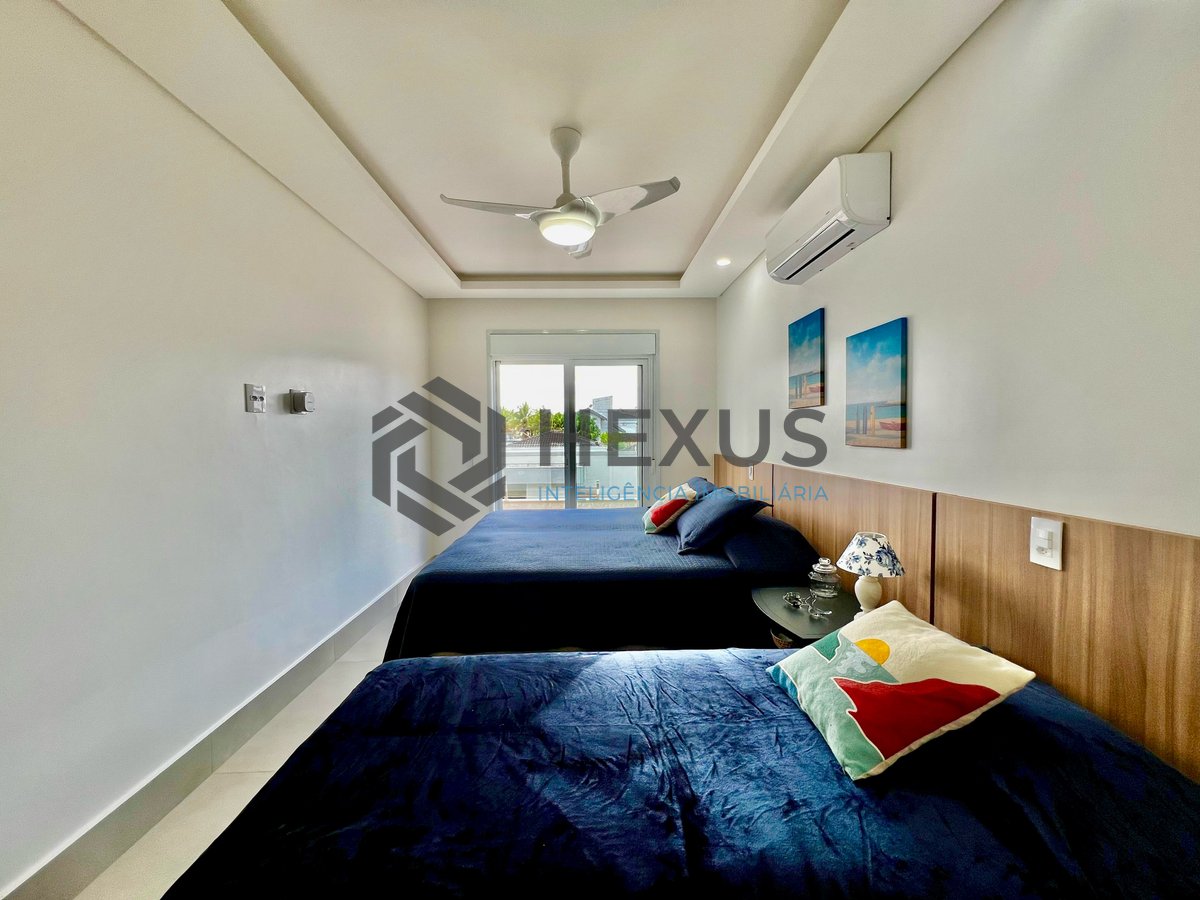 Foto 53 de Casa reformada de alto padrão com piscina e área gourmet no Jardim Acapulco, Guaruja