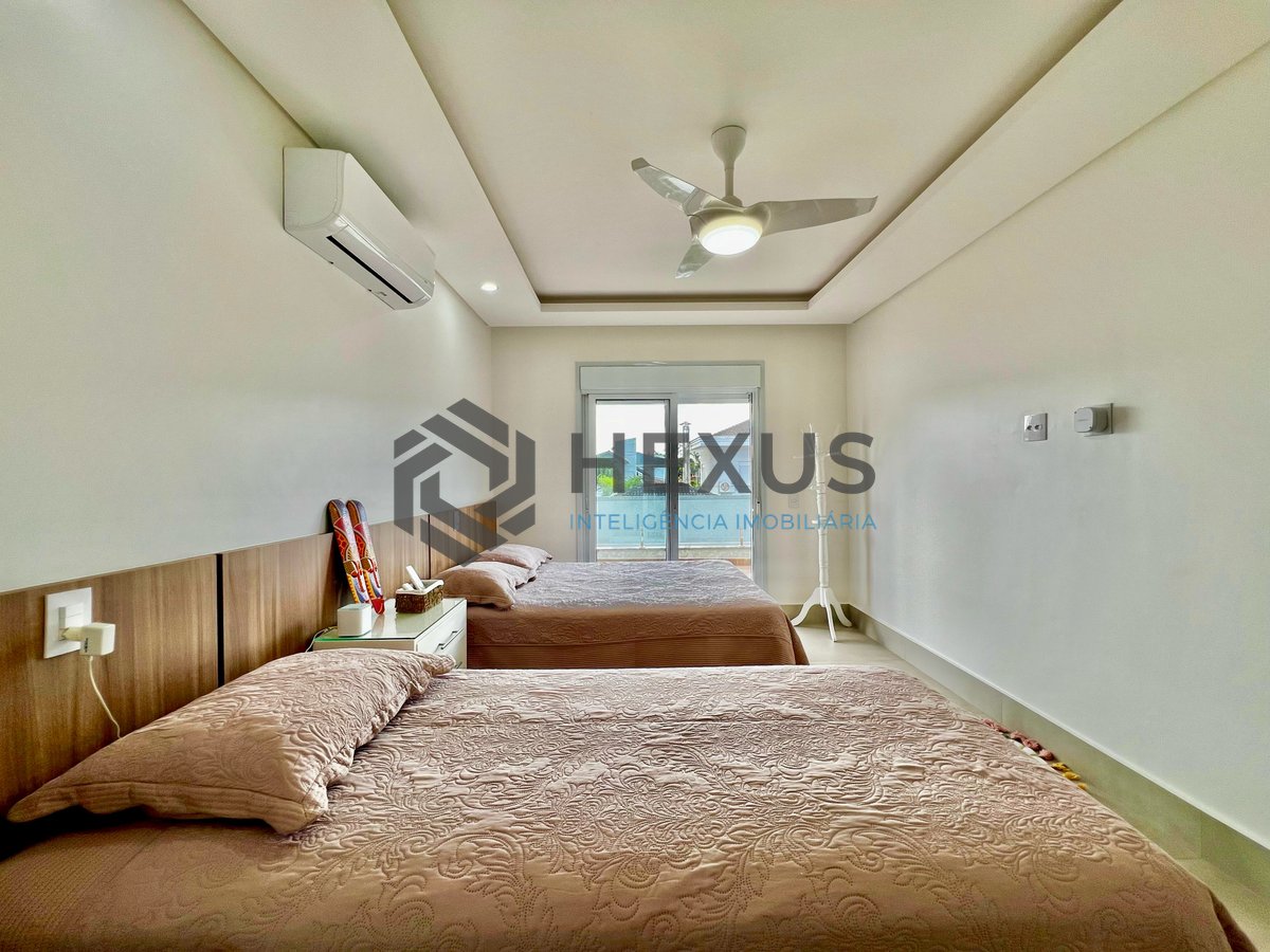 Foto 59 de Casa reformada de alto padrão com piscina e área gourmet no Jardim Acapulco, Guaruja