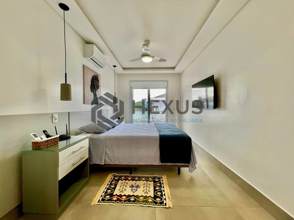 Foto 63 de Casa reformada de alto padrão com piscina e área gourmet no Jardim Acapulco, Guaruja