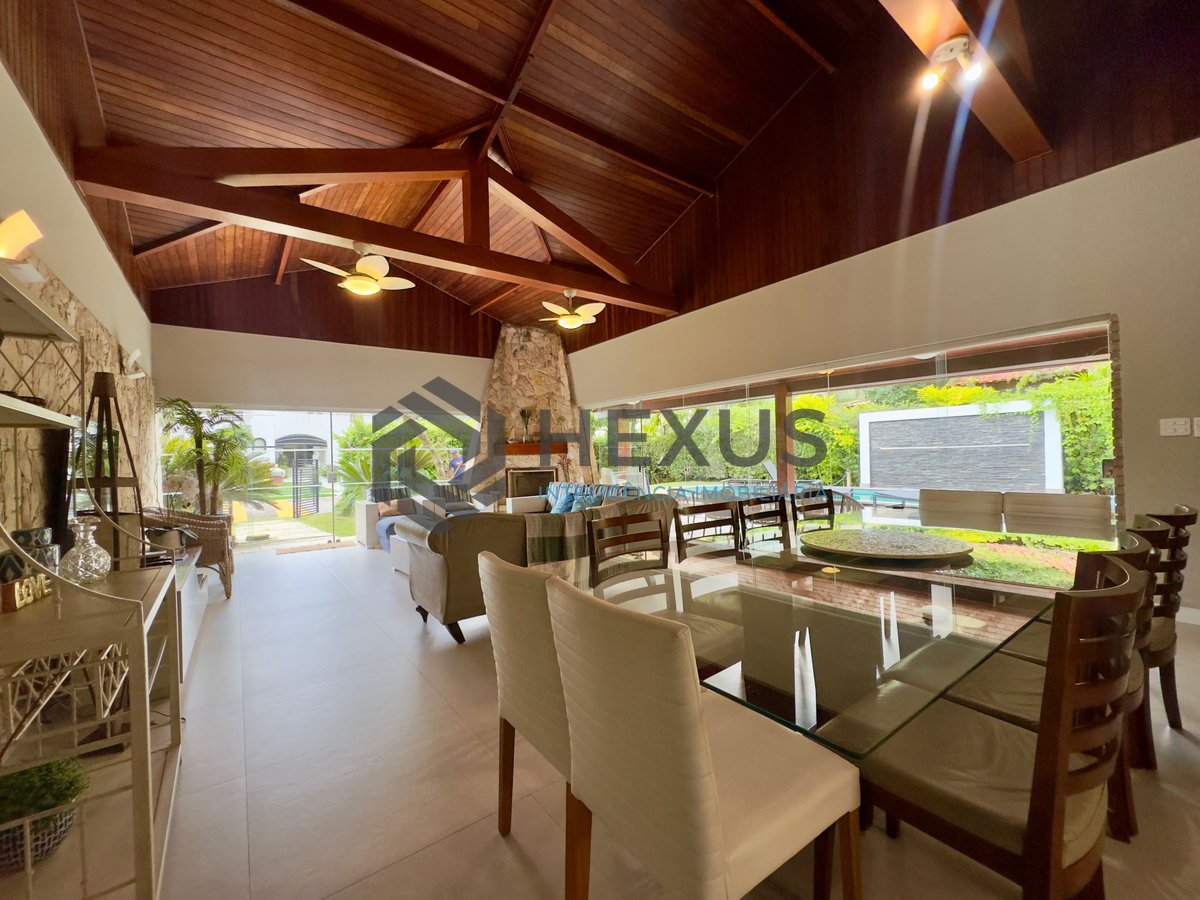 Foto 14 de Casa com piscina e área gourmet no Condomínio Granville na Praia da Enseada, Guaruja