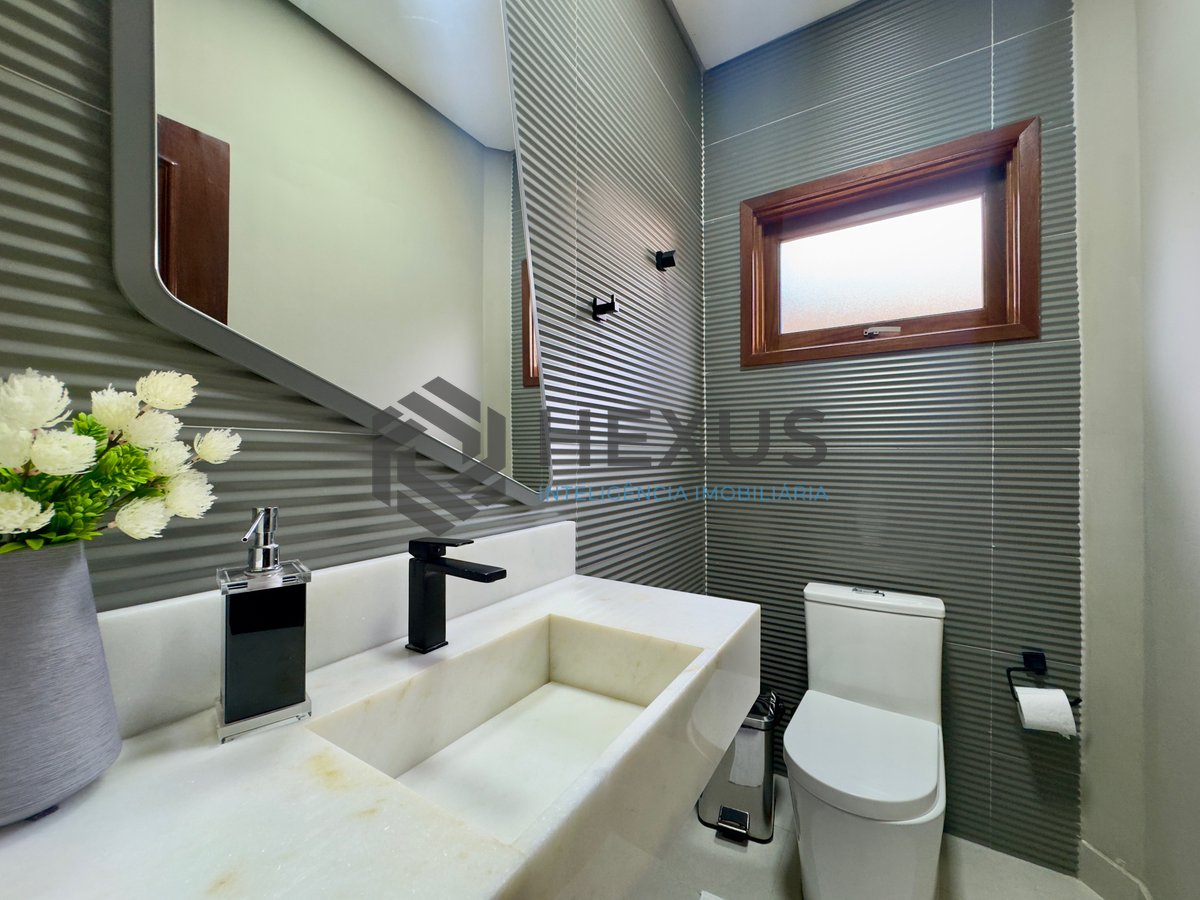 Foto 19 de Casa com piscina e área gourmet no Condomínio Granville na Praia da Enseada, Guaruja