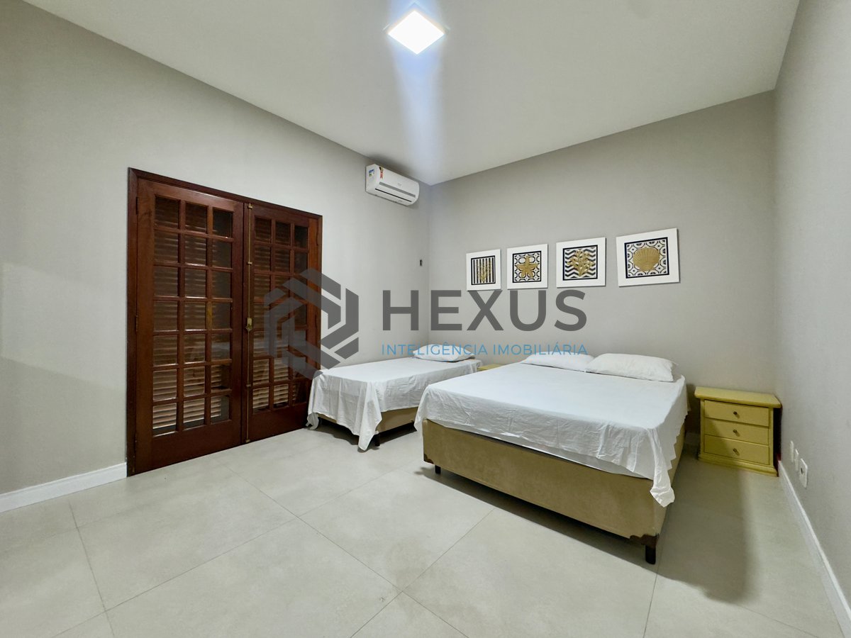 Foto 37 de Casa com piscina e área gourmet no Condomínio Granville na Praia da Enseada, Guaruja