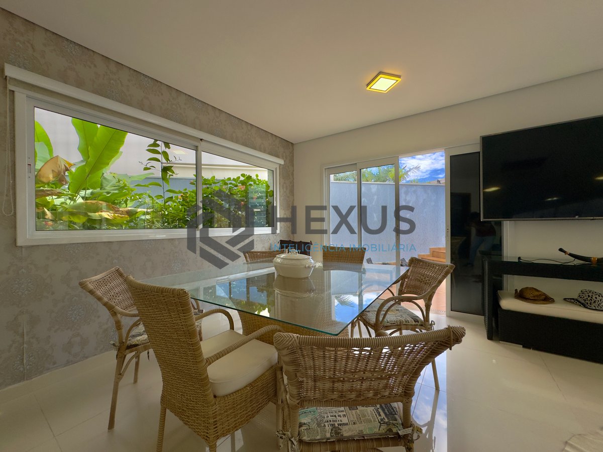 Foto 15 de Casa reformada com piscina e área gourmet no Condomínio Jardim Acapulco, Guaruja