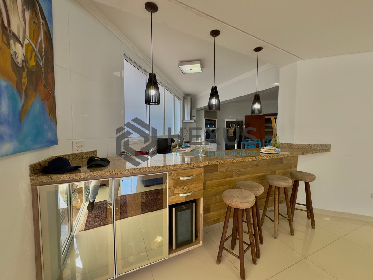 Foto 18 de Casa reformada com piscina e área gourmet no Condomínio Jardim Acapulco, Guaruja