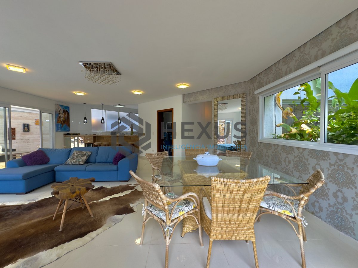Foto 20 de Casa reformada com piscina e área gourmet no Condomínio Jardim Acapulco, Guaruja