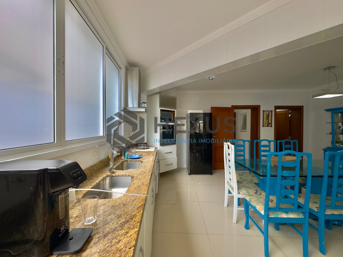 Foto 21 de Casa reformada com piscina e área gourmet no Condomínio Jardim Acapulco, Guaruja