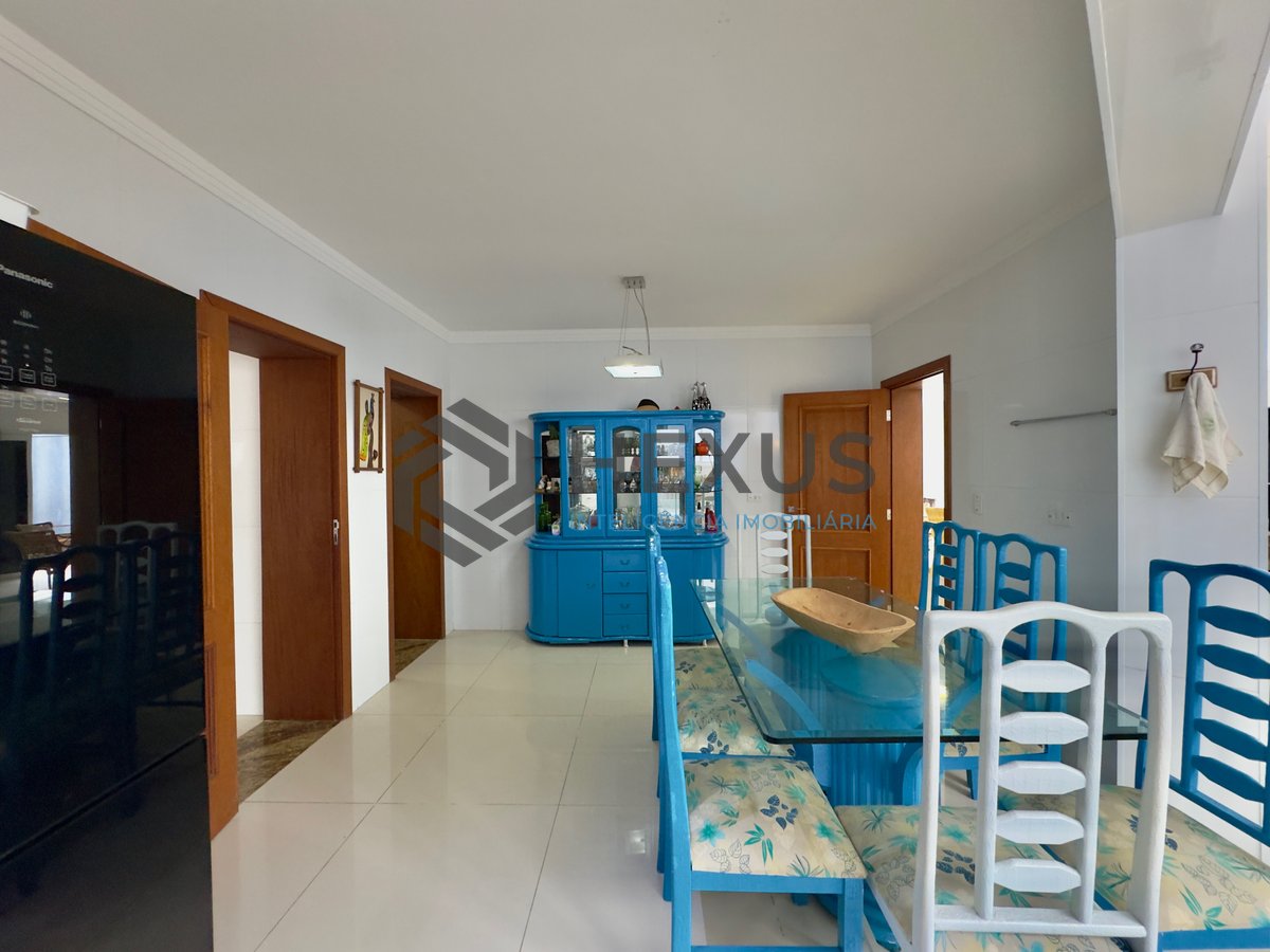 Foto 25 de Casa reformada com piscina e área gourmet no Condomínio Jardim Acapulco, Guaruja