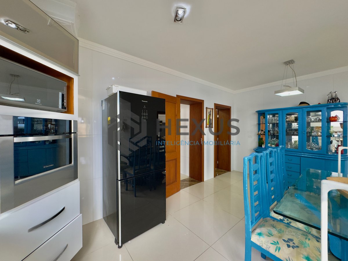 Foto 26 de Casa reformada com piscina e área gourmet no Condomínio Jardim Acapulco, Guaruja
