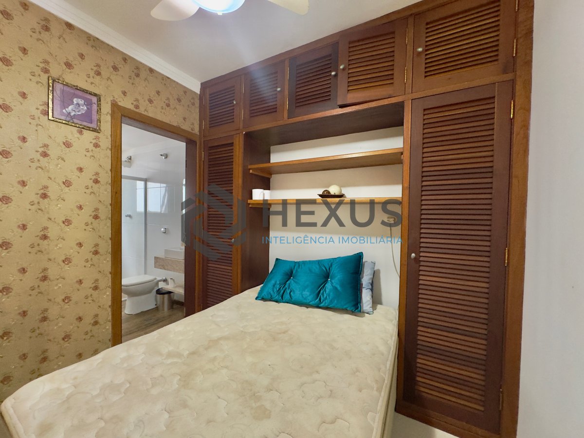 Foto 29 de Casa reformada com piscina e área gourmet no Condomínio Jardim Acapulco, Guaruja