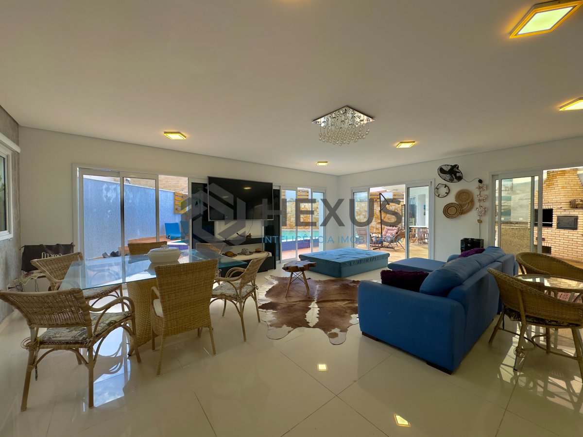 Foto 5 de Casa reformada com piscina e área gourmet no Condomínio Jardim Acapulco, Guaruja