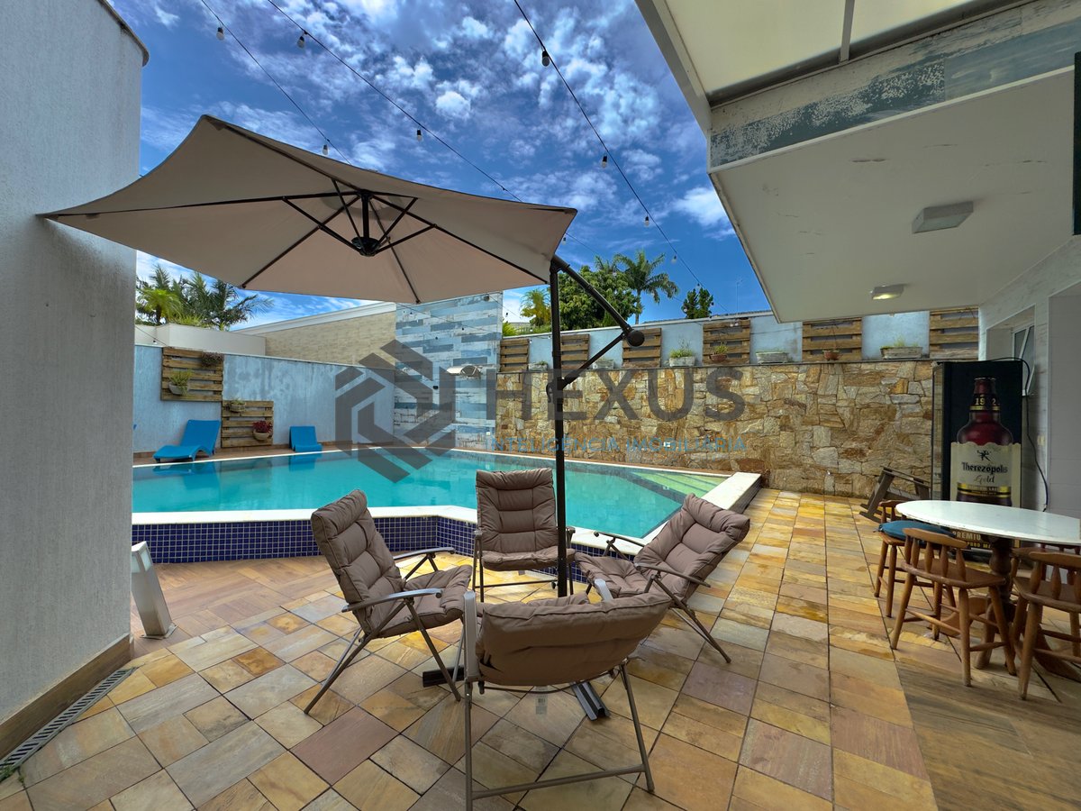 Foto 6 de Casa reformada com piscina e área gourmet no Condomínio Jardim Acapulco, Guaruja