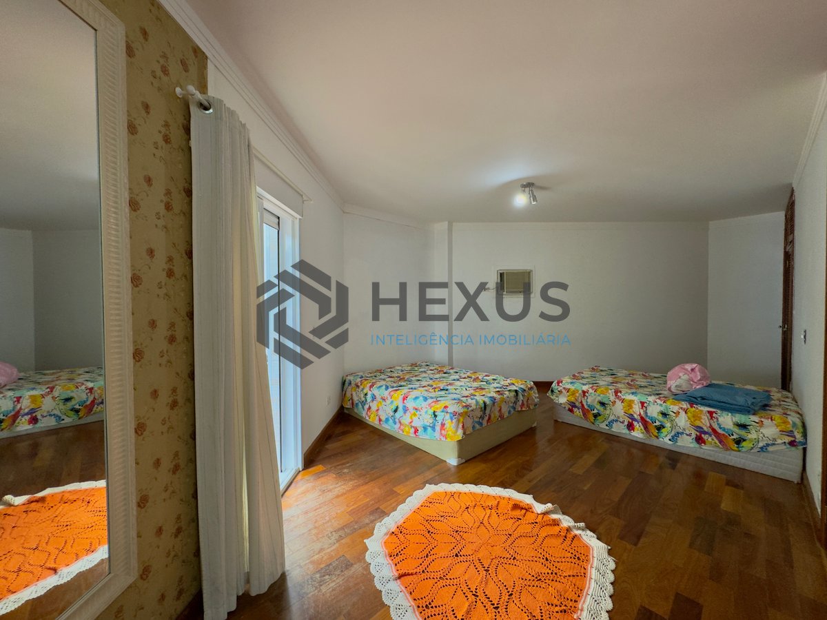 Foto 52 de Casa reformada com piscina e área gourmet no Condomínio Jardim Acapulco, Guaruja