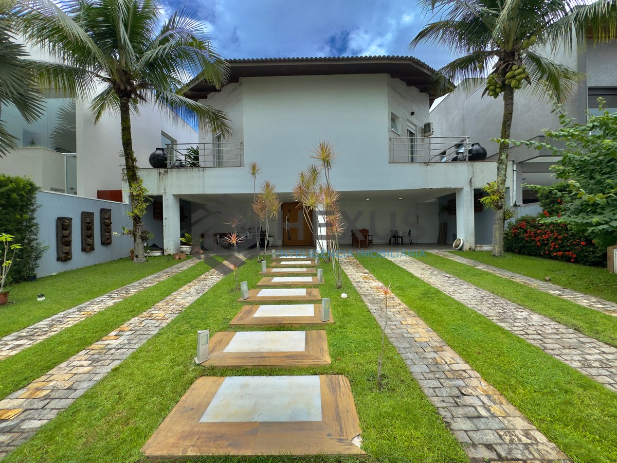 Foto 54 de Casa reformada com piscina e área gourmet no Condomínio Jardim Acapulco, Guaruja