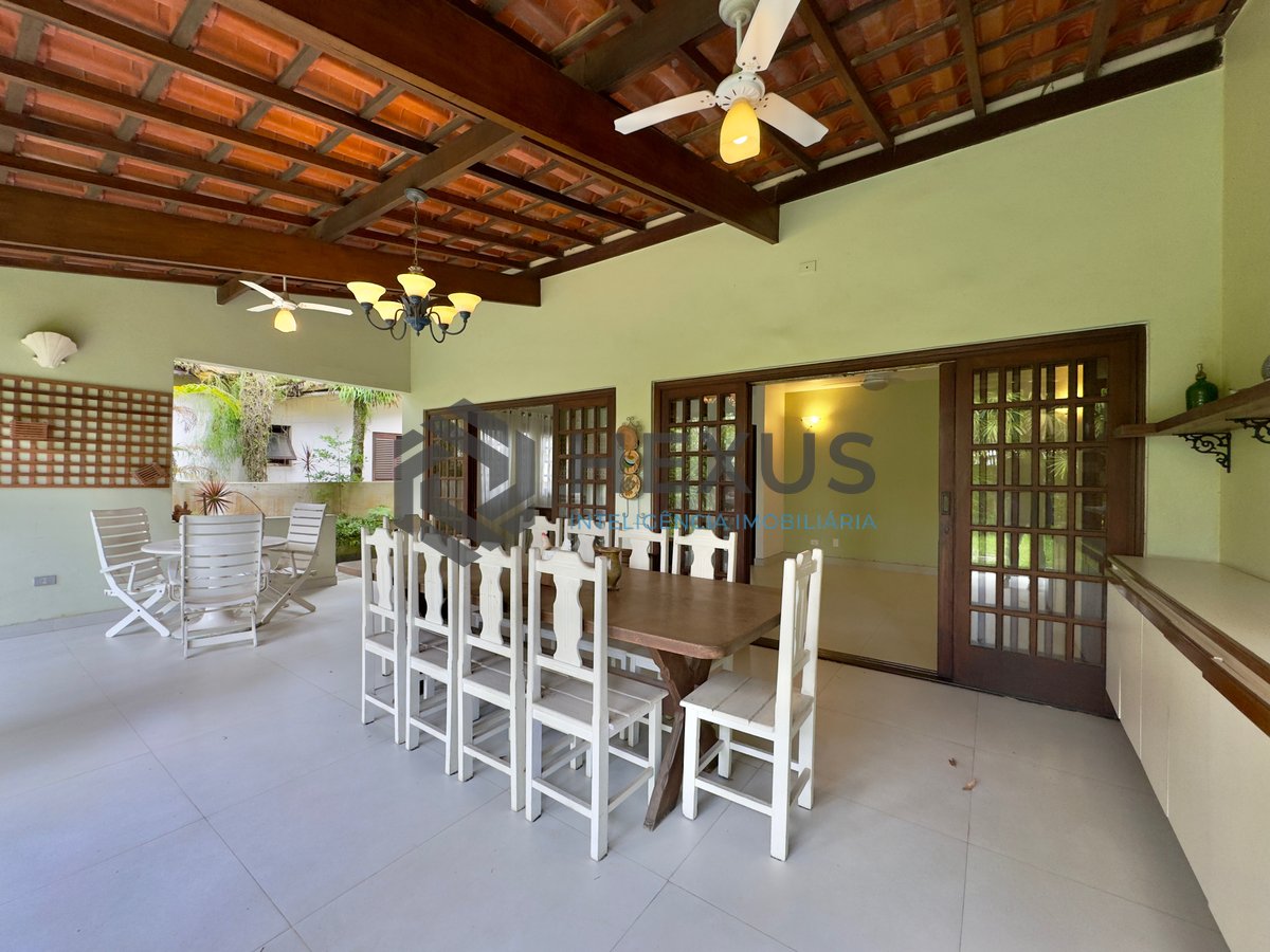 Foto 14 de Casa Charmosa com Espaço Gourmet e Muito Verde no Condomínio Granville, Guaruja