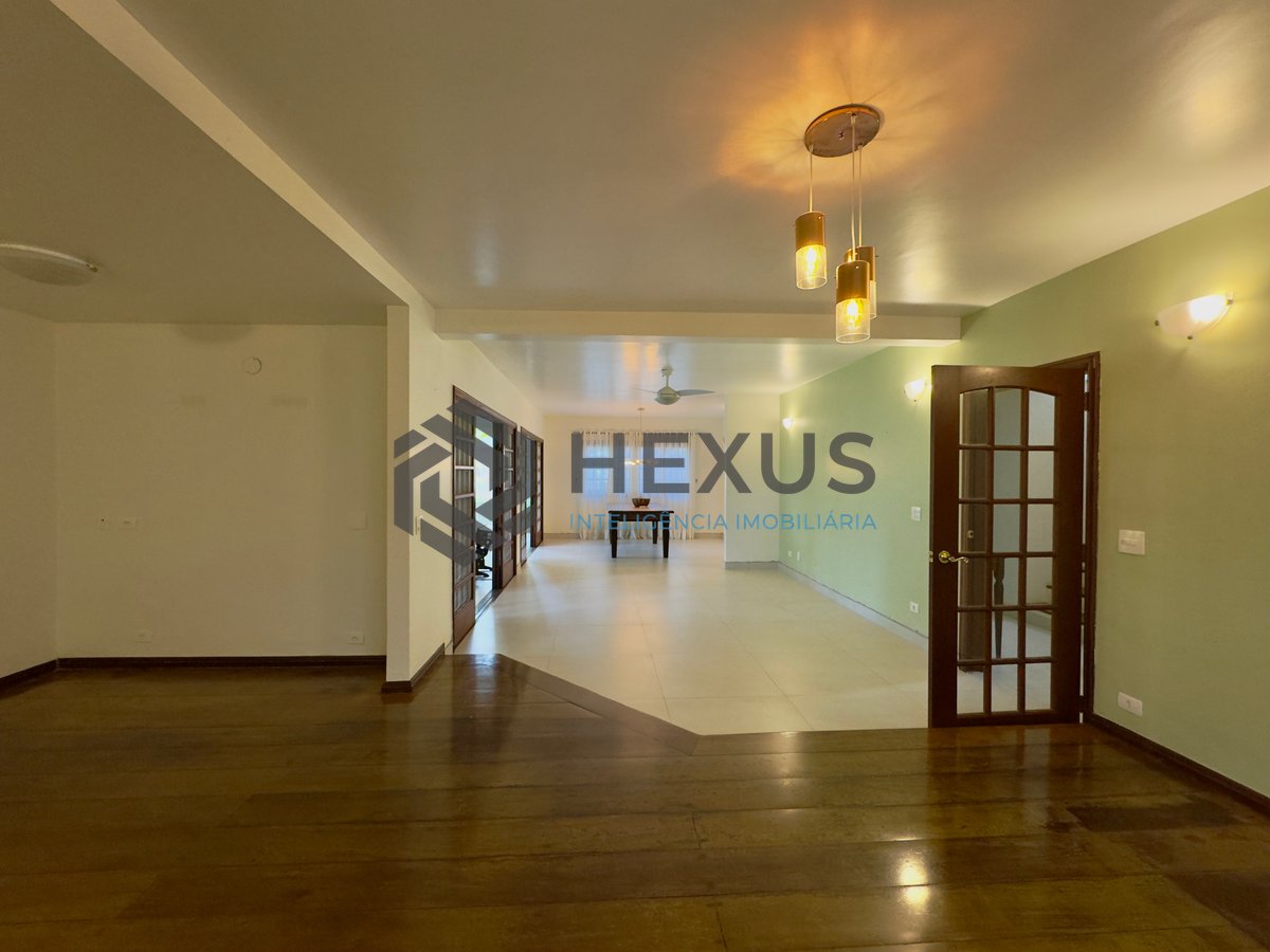 Foto 17 de Casa Charmosa com Espaço Gourmet e Muito Verde no Condomínio Granville, Guaruja
