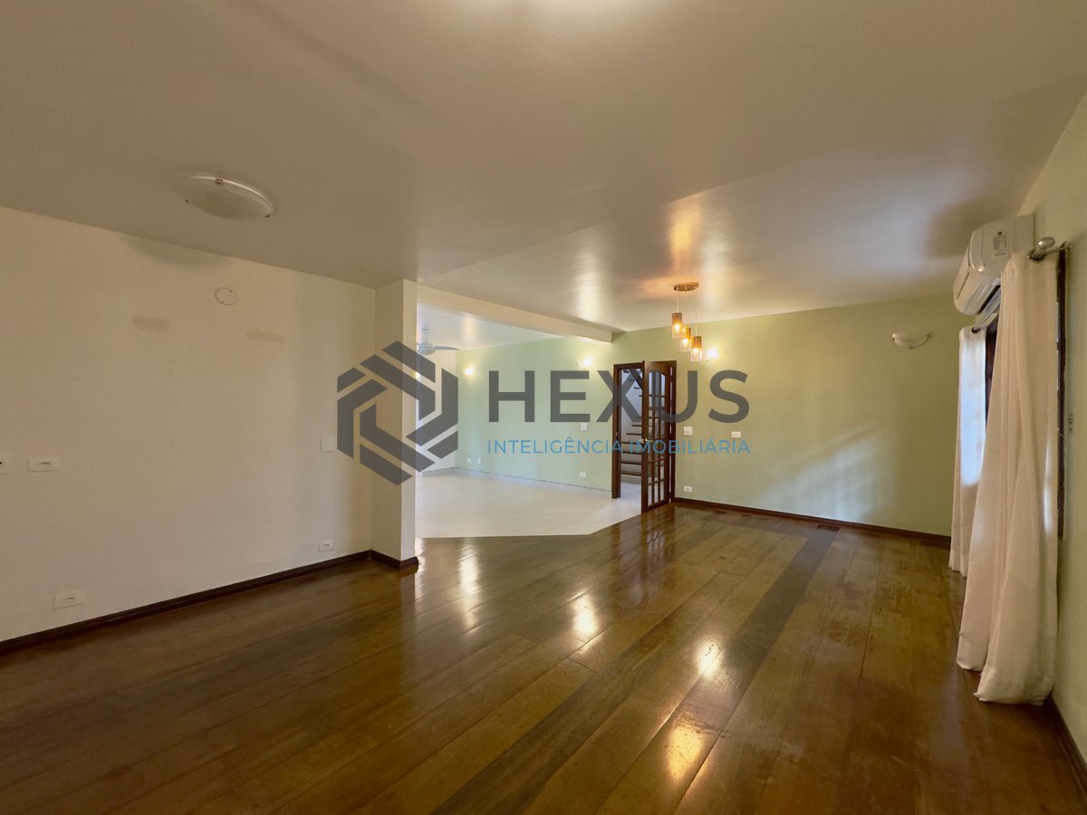Foto 18 de Casa Charmosa com Espaço Gourmet e Muito Verde no Condomínio Granville, Guaruja
