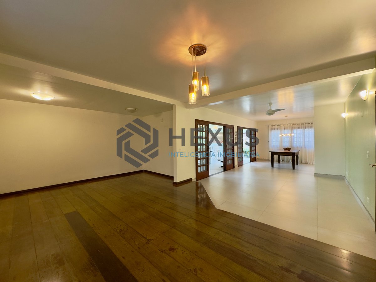 Foto 19 de Casa Charmosa com Espaço Gourmet e Muito Verde no Condomínio Granville, Guaruja