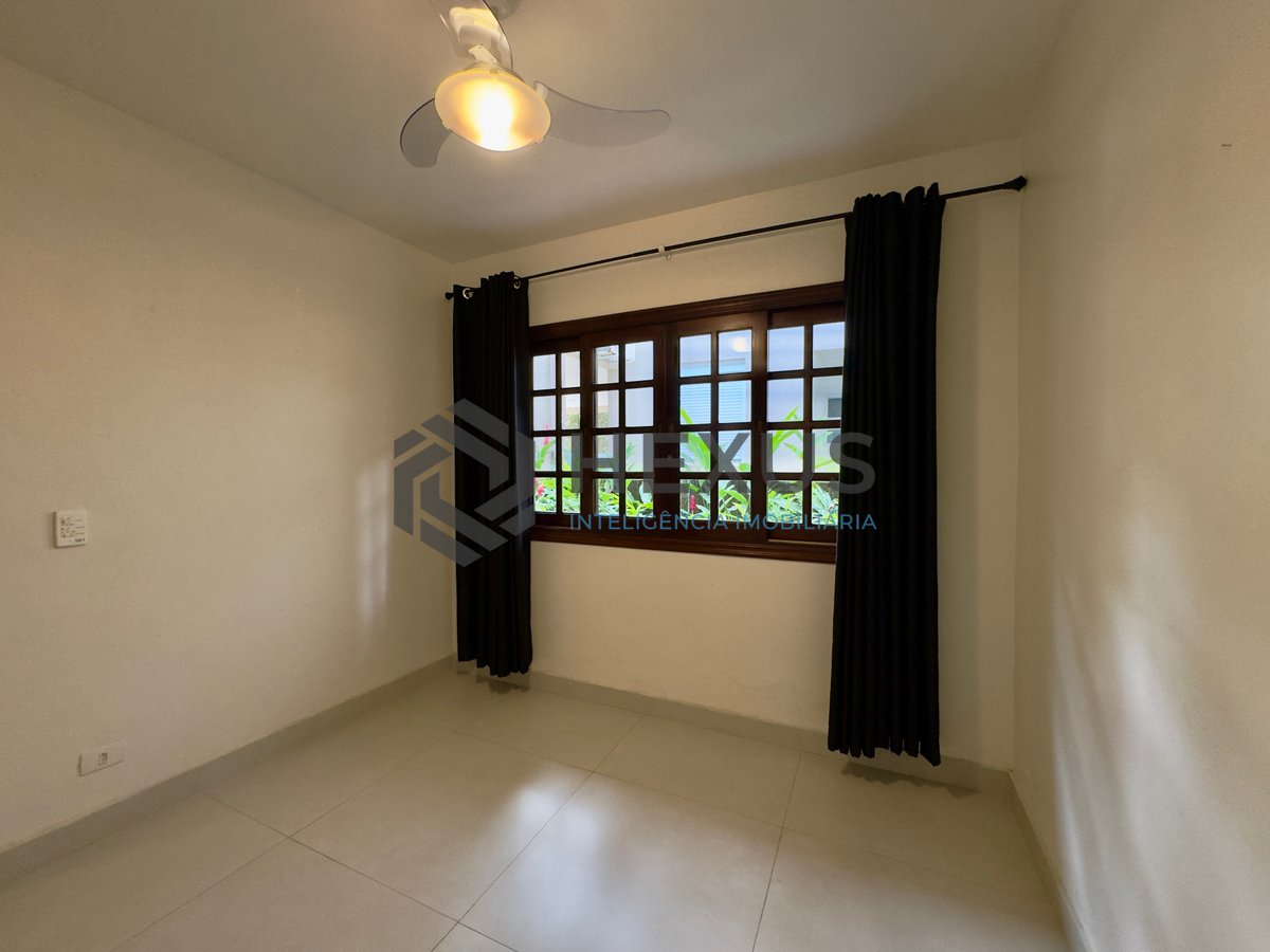 Foto 29 de Casa Charmosa com Espaço Gourmet e Muito Verde no Condomínio Granville, Guaruja