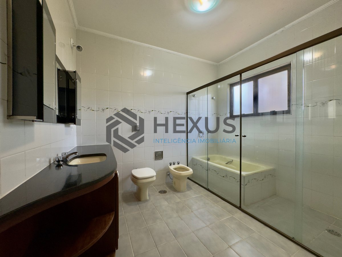Foto 33 de Casa Charmosa com Espaço Gourmet e Muito Verde no Condomínio Granville, Guaruja