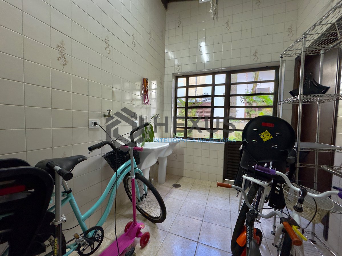 Foto 48 de Casa Charmosa com Espaço Gourmet e Muito Verde no Condomínio Granville, Guaruja