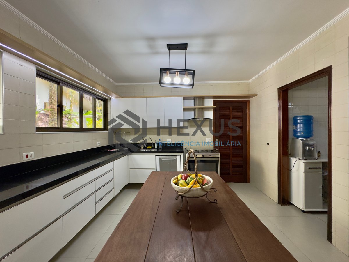 Foto 7 de Casa Charmosa com Espaço Gourmet e Muito Verde no Condomínio Granville, Guaruja