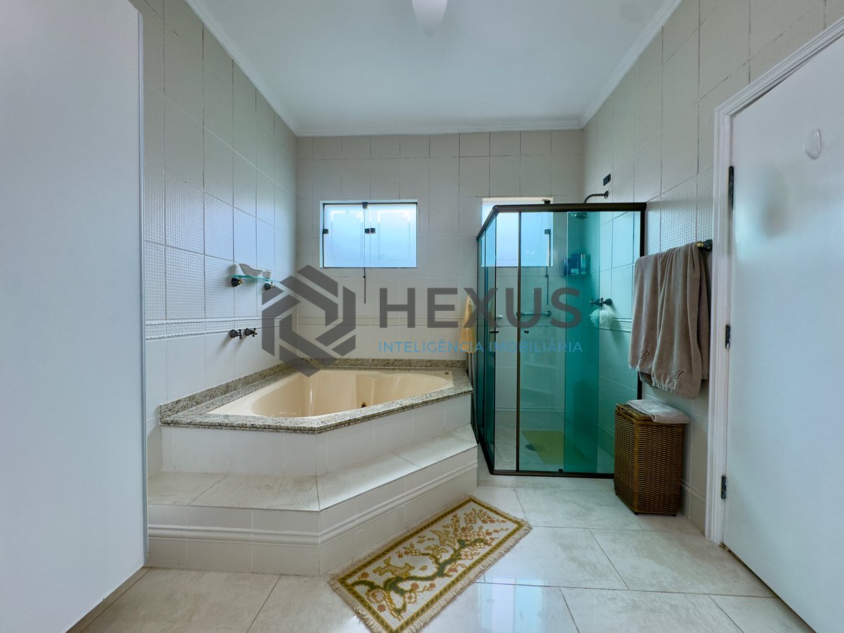 Foto 34 de Casa reformada com varanda piscina e área gourmet no Granville a 700m da praia na Enseada, Guarujá