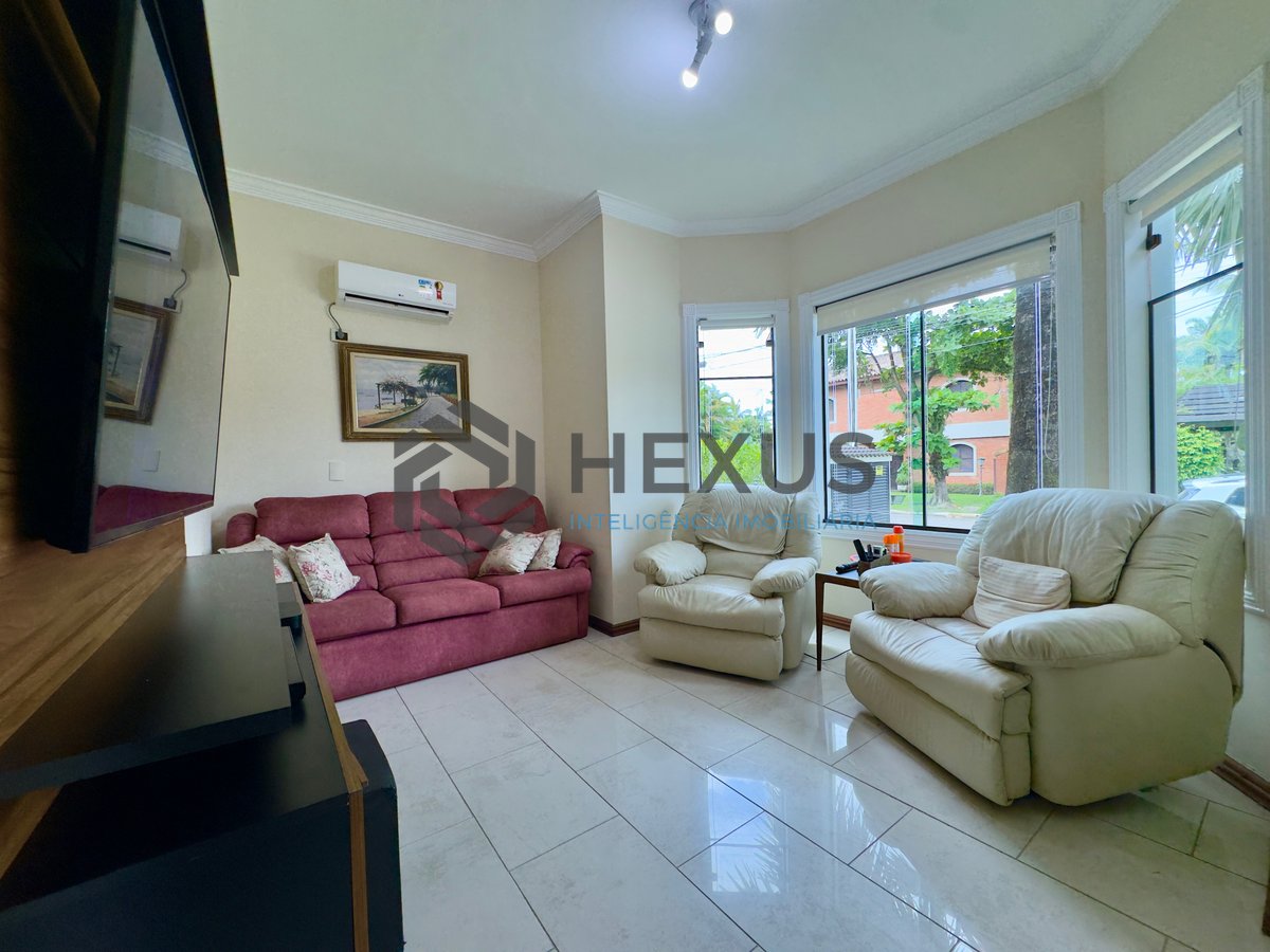 Foto 44 de Casa reformada com varanda piscina e área gourmet no Granville a 700m da praia na Enseada, Guarujá