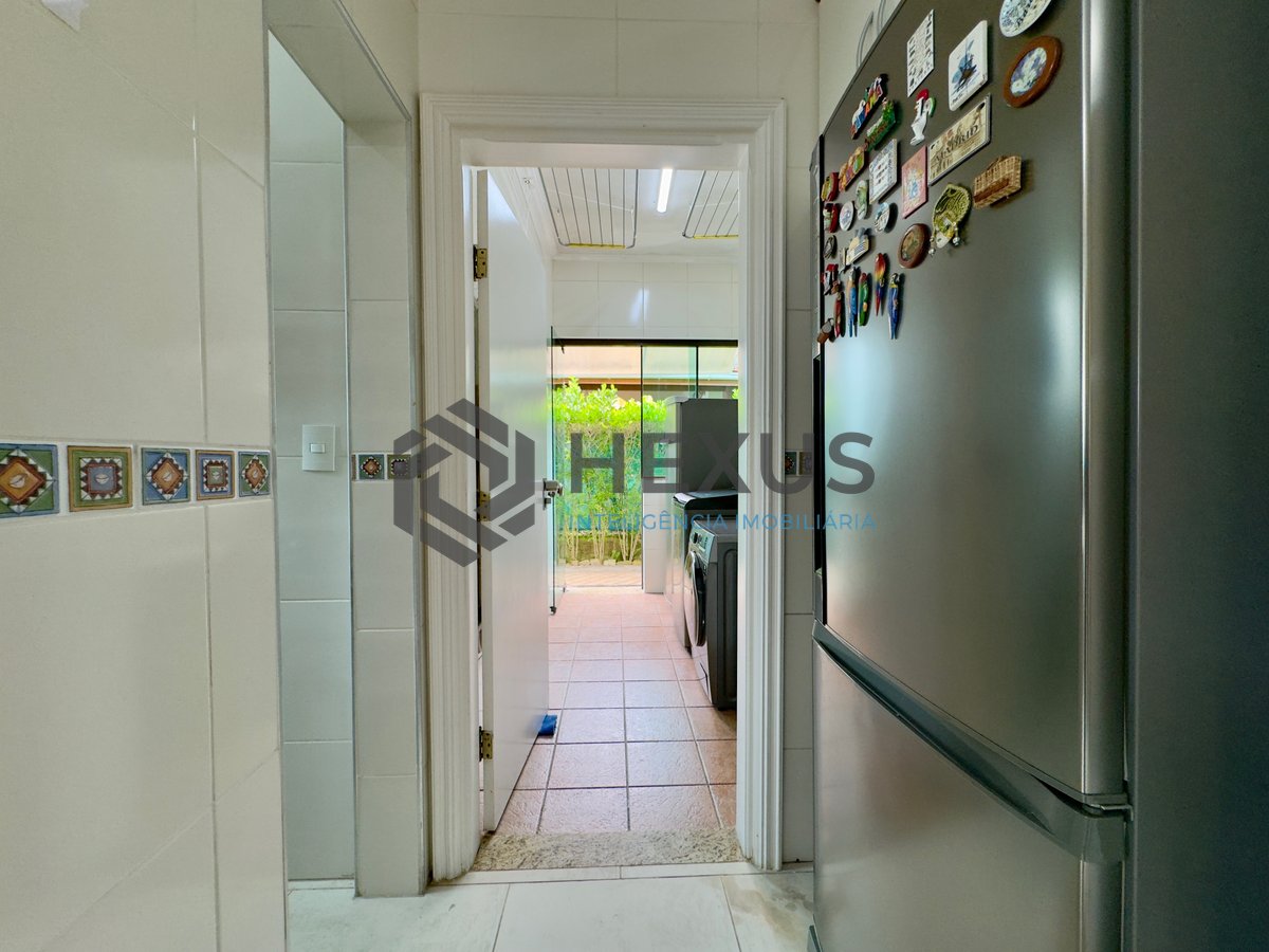 Foto 52 de Casa reformada com varanda piscina e área gourmet no Granville a 700m da praia na Enseada, Guarujá