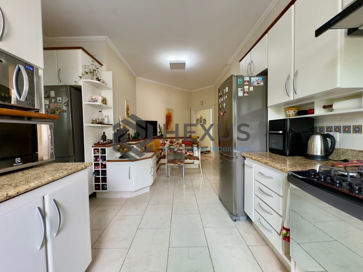 Foto 53 de Casa reformada com varanda piscina e área gourmet no Granville a 700m da praia na Enseada, Guarujá