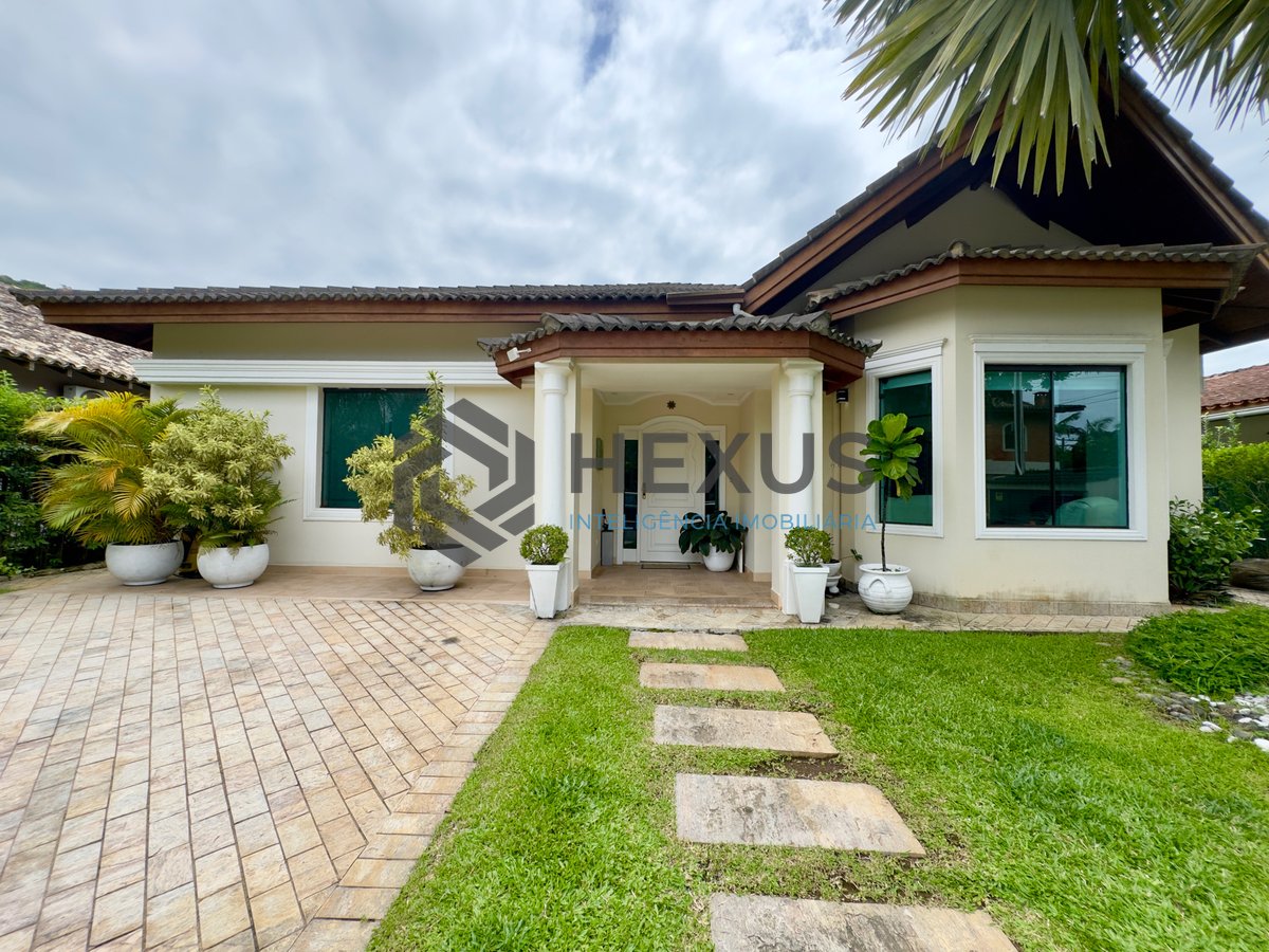 Foto 61 de Casa reformada com varanda piscina e área gourmet no Granville a 700m da praia na Enseada, Guarujá
