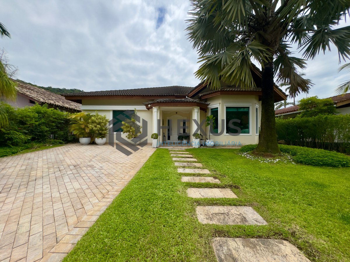 Foto 63 de Casa reformada com varanda piscina e área gourmet no Granville a 700m da praia na Enseada, Guarujá