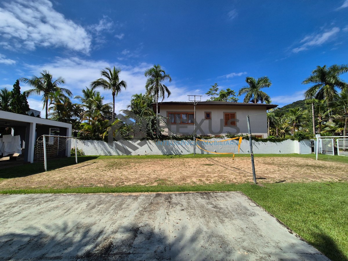 Foto 14 de Casa reformada com piscina e área gourmet no Jardim Pernambuco I, Guarujá