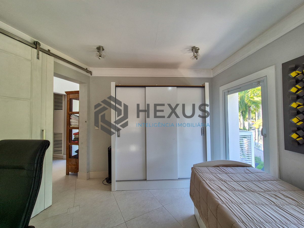 Foto 31 de Casa reformada com piscina e área gourmet no Jardim Pernambuco I, Guarujá