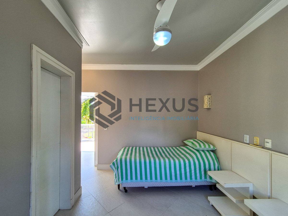 Foto 43 de Casa reformada com piscina e área gourmet no Jardim Pernambuco I, Guarujá