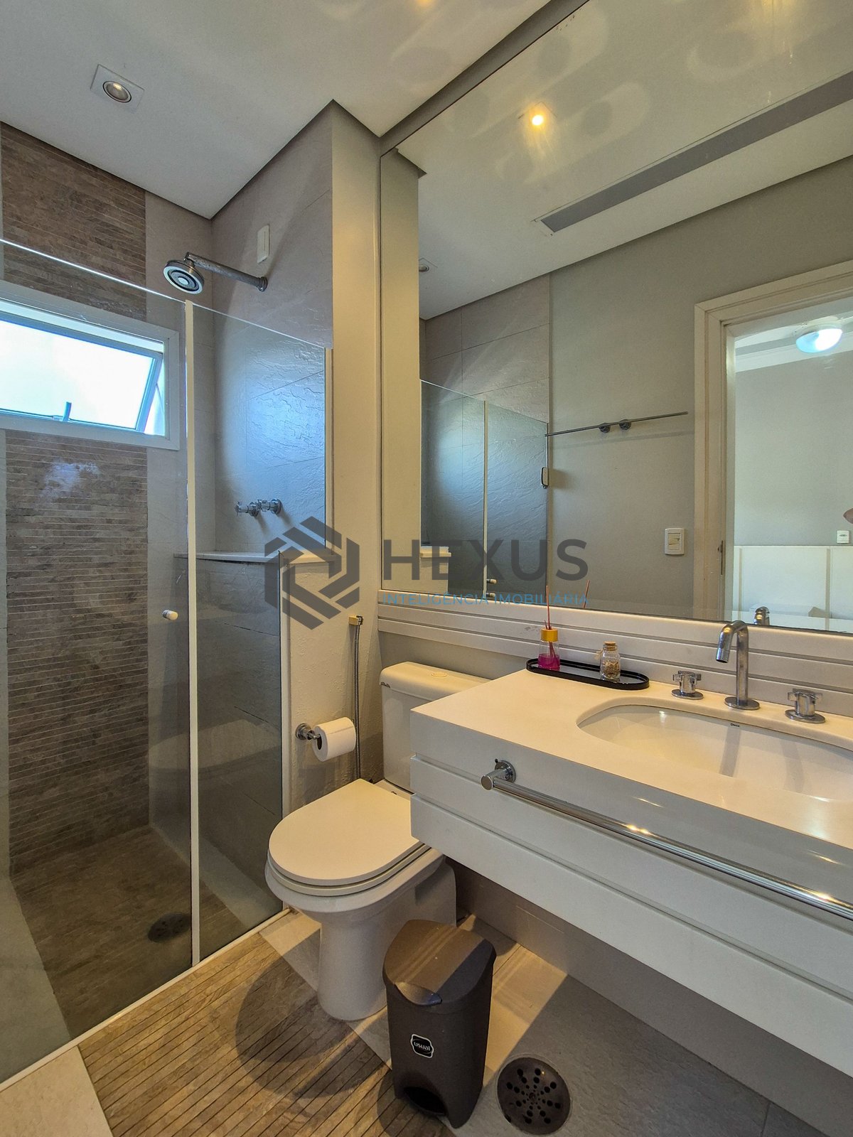 Foto 45 de Casa reformada com piscina e área gourmet no Jardim Pernambuco I, Guarujá