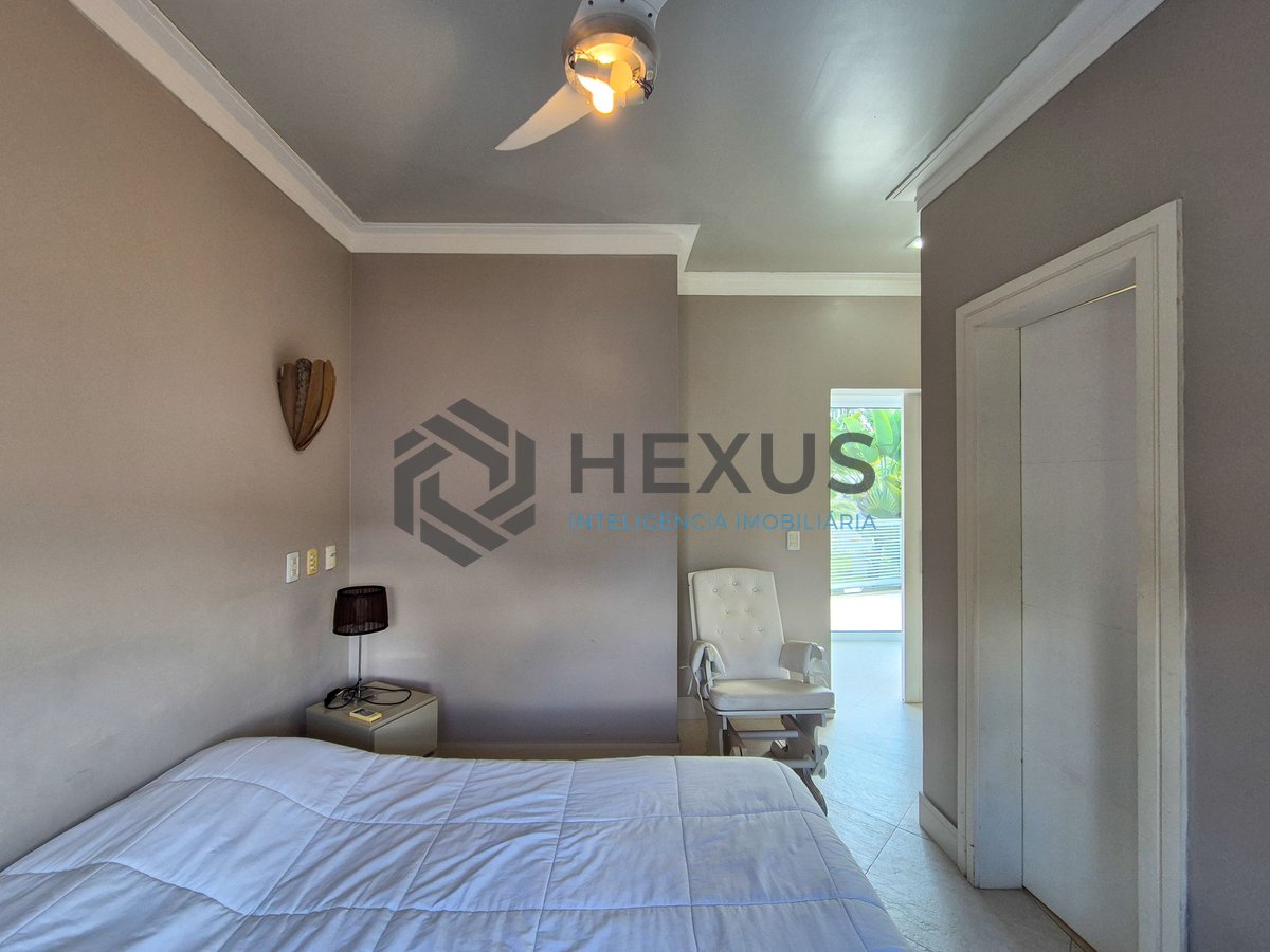 Foto 48 de Casa reformada com piscina e área gourmet no Jardim Pernambuco I, Guarujá