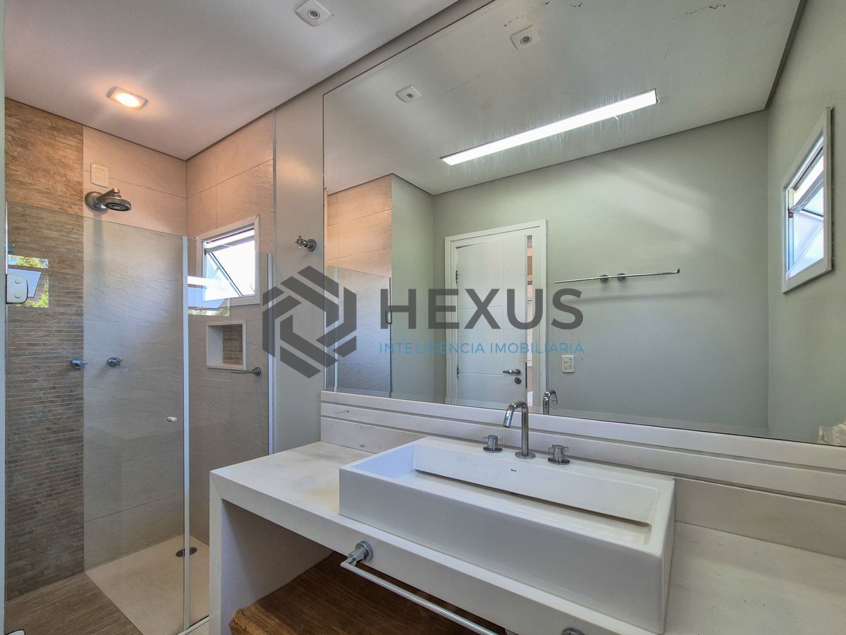 Foto 56 de Casa reformada com piscina e área gourmet no Jardim Pernambuco I, Guarujá