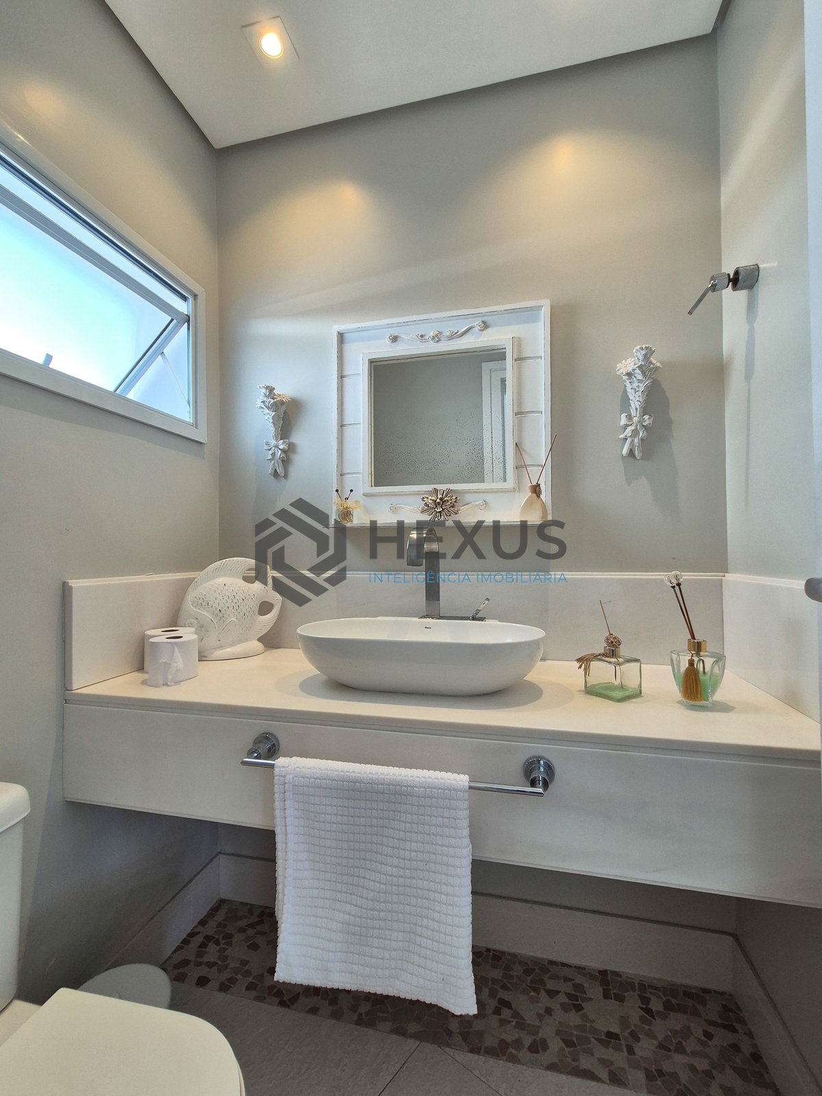 Foto 59 de Casa reformada com piscina e área gourmet no Jardim Pernambuco I, Guarujá