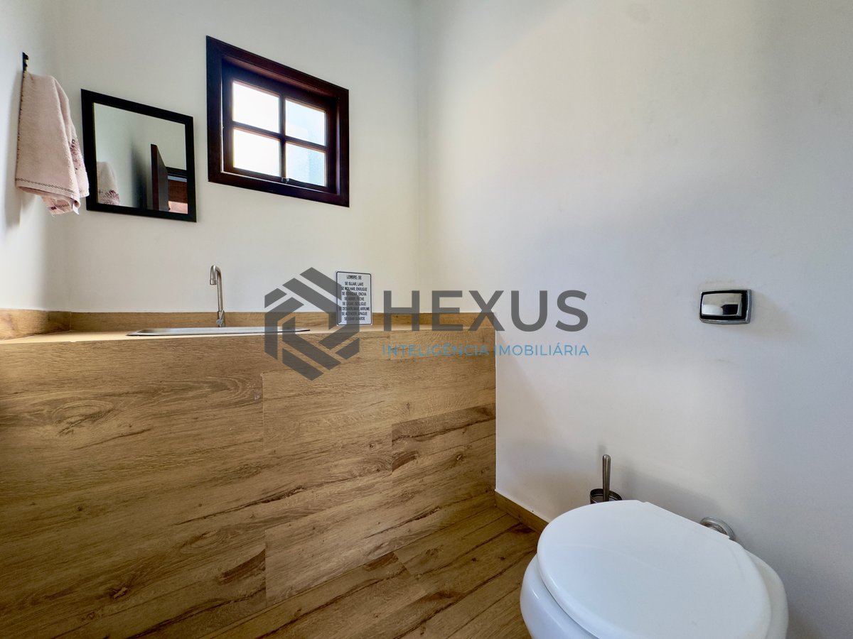 Foto 16 de Casa reformada com piscina e área gourmet no Jardim Pernambuco I, Guarujá