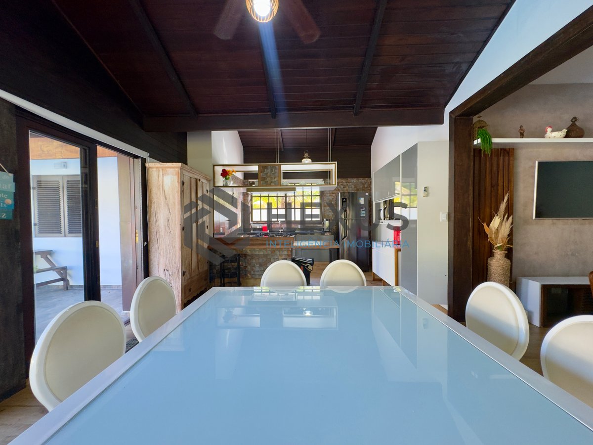 Foto 42 de Casa reformada com piscina e área gourmet no Jardim Pernambuco I, Guarujá