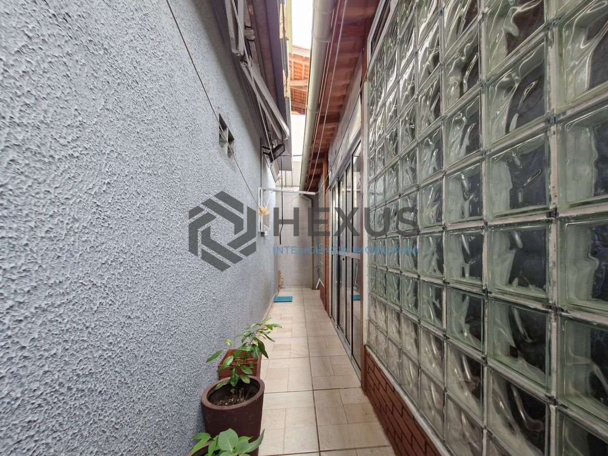 Foto 39 de Casa reformada com churrasqueira na Vila Santa Rosa, Guarujá