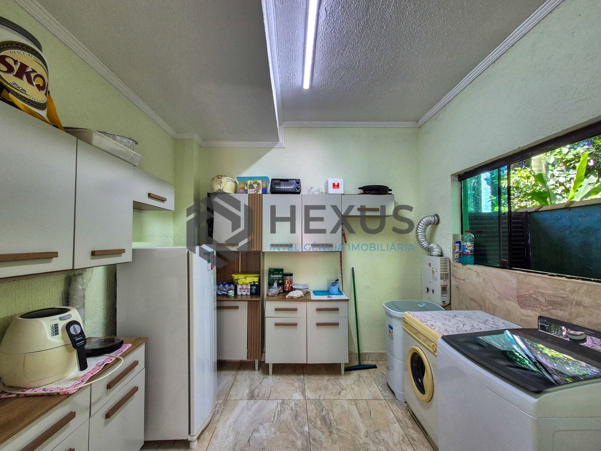 Foto 30 de Casa reformada com piscina e árae gourmet no Jardim Pernambuco II, Guarujá
